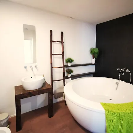 Apartment Dt Apartment, Spacious And Free Parking *